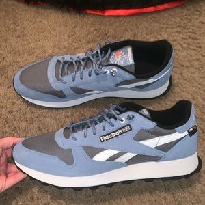 BRAND NEW Reebok Shoes 👟